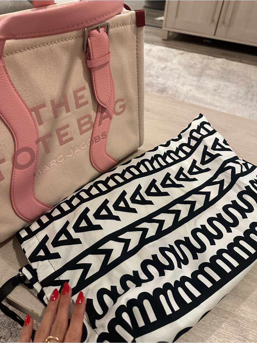 BRAND NEW Marc Jacobs The Wavy Medium Tote with Pink Leather Trim - Picture 5 of 15